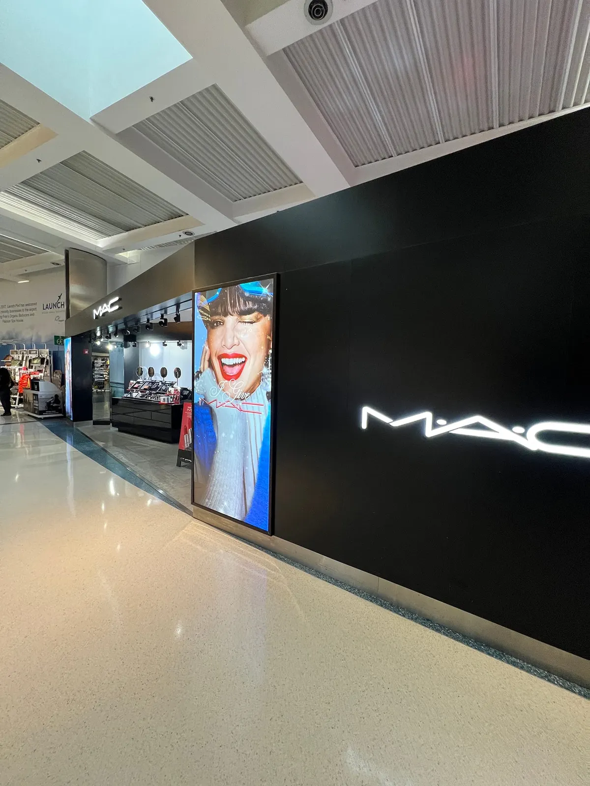 MAC Cosmetics store renovation at BWI Airport